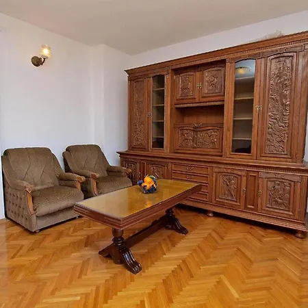 Apartment In Near Gortan Cove Pula