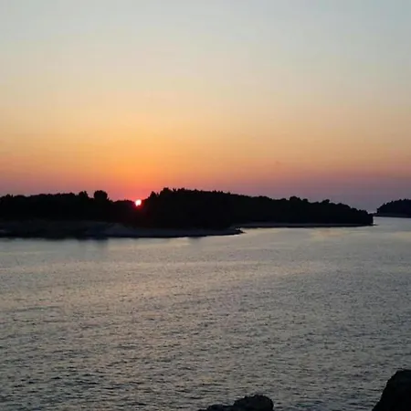 Apartment In Near Gortan Cove Pula