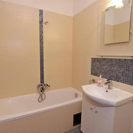 Apartment In Near Gortan Cove