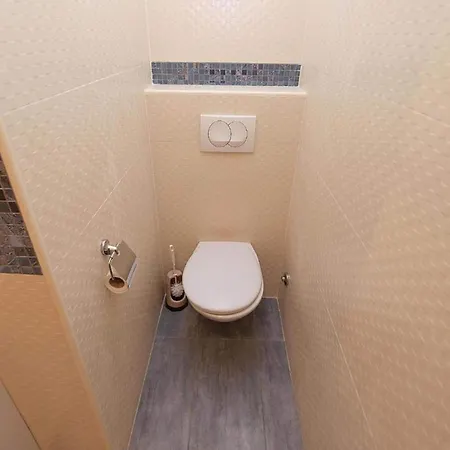 Apartment In Near Gortan Cove *