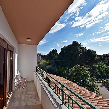 Apartment In Near Gortan Cove *